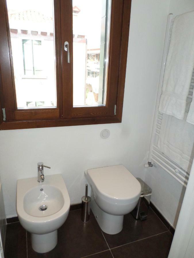 The Other Serenissima Apartment เวนิส ภายนอก รูปภาพ